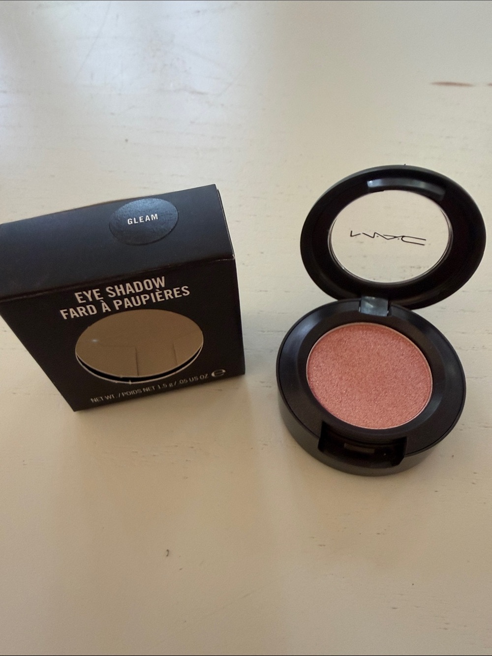MAC Cosmetics Gleam Powder Eyeshadow - Shimmery Peach